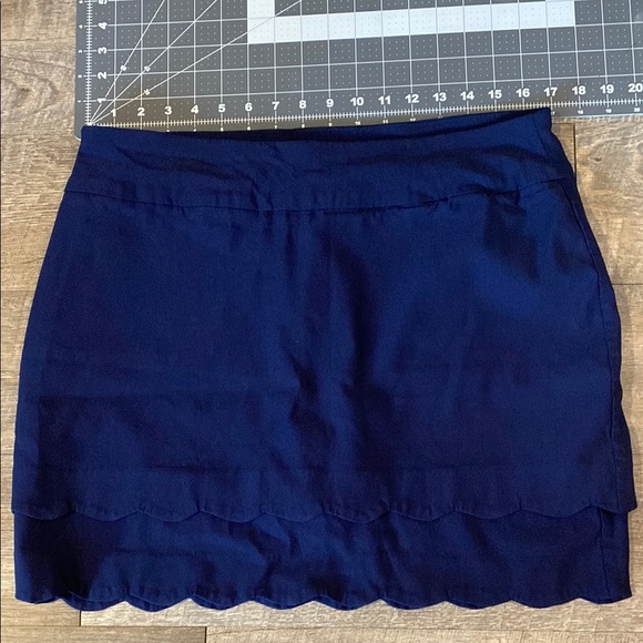 Crown & Ivy Women’s Deep Navy Blue Scalloped Mini Skort Hem Elastic pull on 12 - Picture 2 of 11
